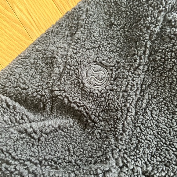 Lululemon Sherpa Scuba - Picture 4 of 5